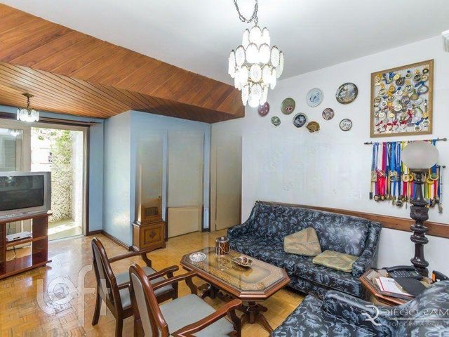 Apartamento com 117m², 3 dormitórios, 1 suíte, Rio Branco em Porto Alegre