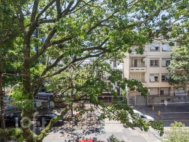 Apartamento com 117m², 3 dormitórios, 1 suíte, Rio Branco em Porto Alegre