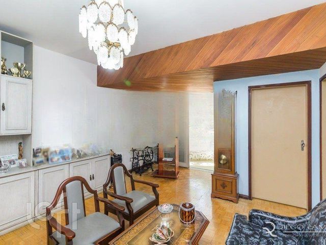 Apartamento com 117m², 3 dormitórios, 1 suíte, Rio Branco em Porto Alegre