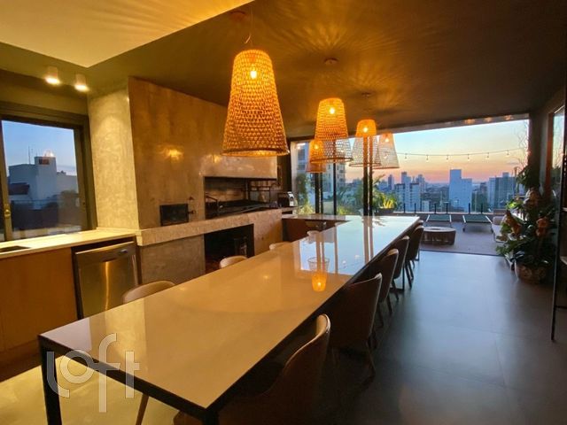 Apartamento com 392m², 4 dormitórios, 3 suítes, 3 vagas, Petrópolis em Porto Alegre