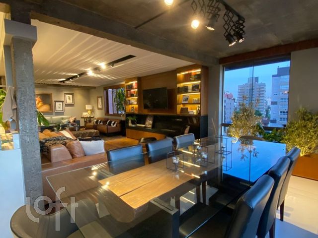 Apartamento com 392m², 4 dormitórios, 3 suítes, 3 vagas, Petrópolis em Porto Alegre