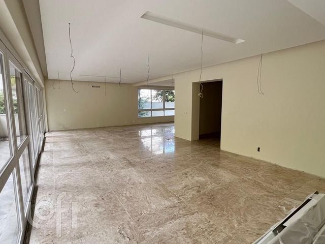 Apartamento com 302m², 3 dormitórios, 1 suíte, 2 vagas, Moinhos de Vento em Porto Alegre