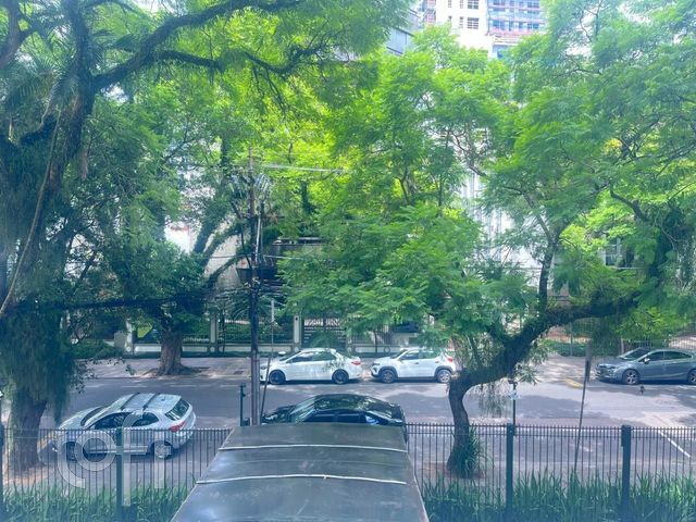 Apartamento com 302m², 3 dormitórios, 1 suíte, 2 vagas, Moinhos de Vento em Porto Alegre