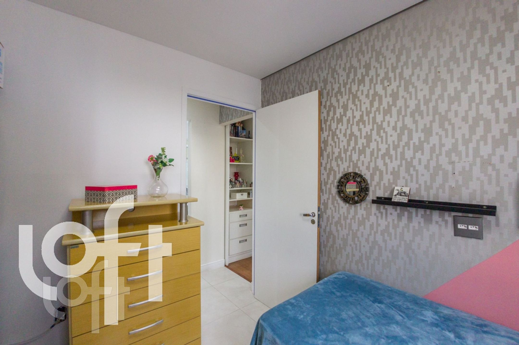 Apartamento à venda com 2 quartos, 64m² - Foto 3