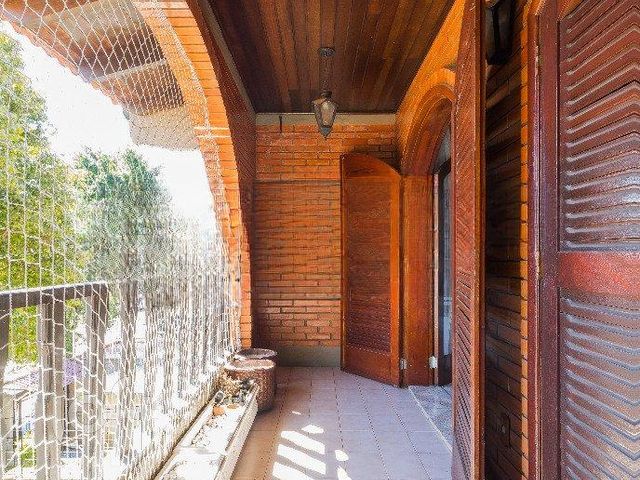 Casa com 340m², 4 dormitórios, 1 suíte, 4 vagas, Vila Ipiranga em Porto Alegre