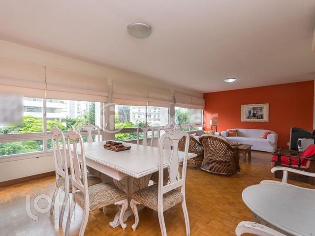 Apartamento com 167m², 4 dormitórios, 3 suítes, 1 vaga, Moinhos de Vento em Porto Alegre