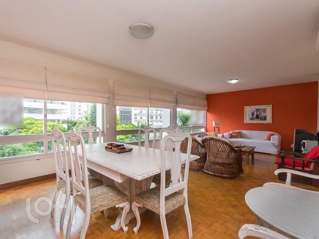 Apartamento com 167m², 4 dormitórios, 3 suítes, 1 vaga, Moinhos de Vento em Porto Alegre