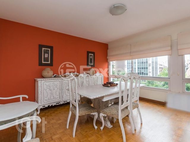 Apartamento com 167m², 4 dormitórios, 3 suítes, 1 vaga, Moinhos de Vento em Porto Alegre