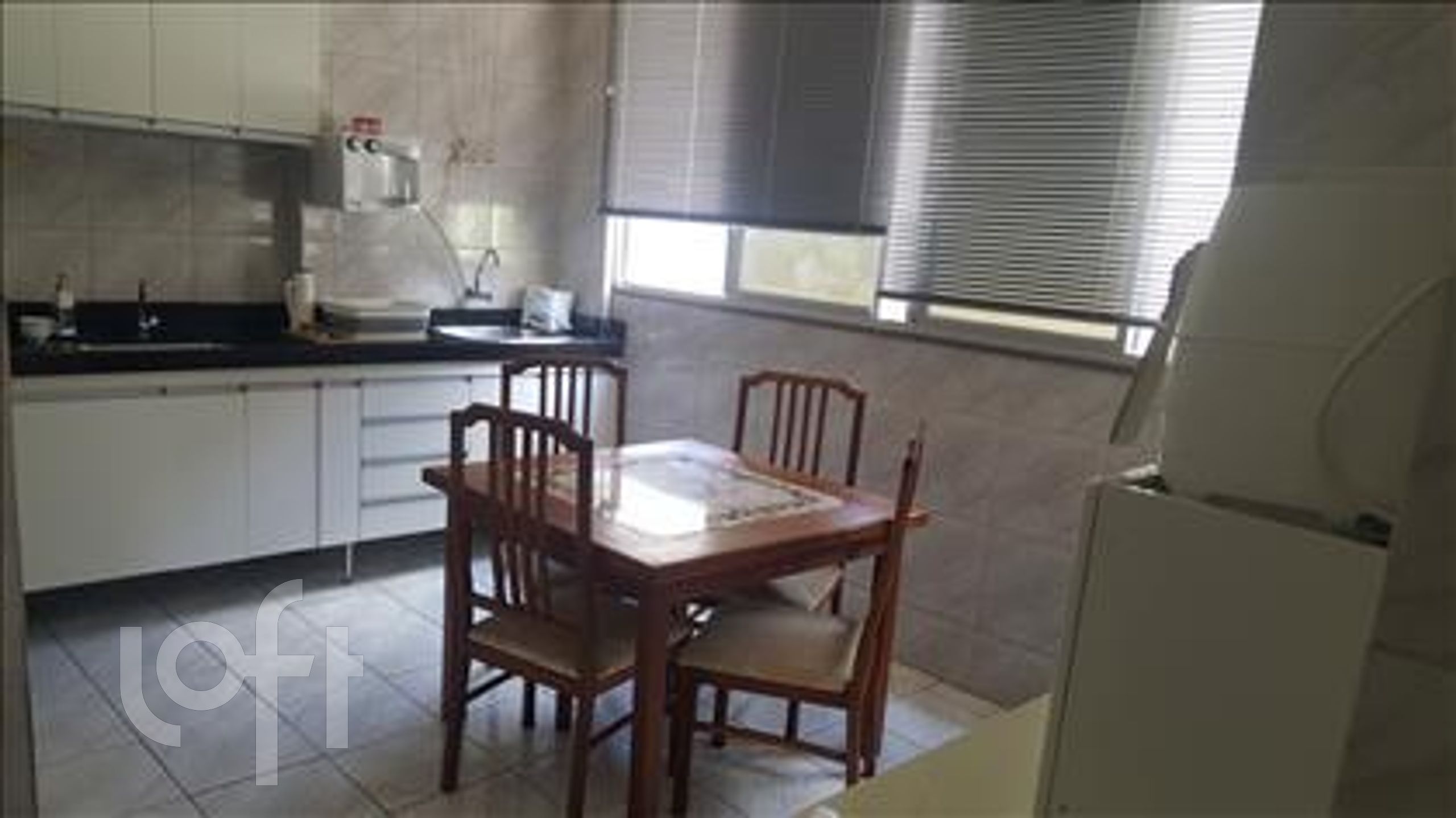 Apartamento à venda com 3 quartos, 96m² - Foto 2