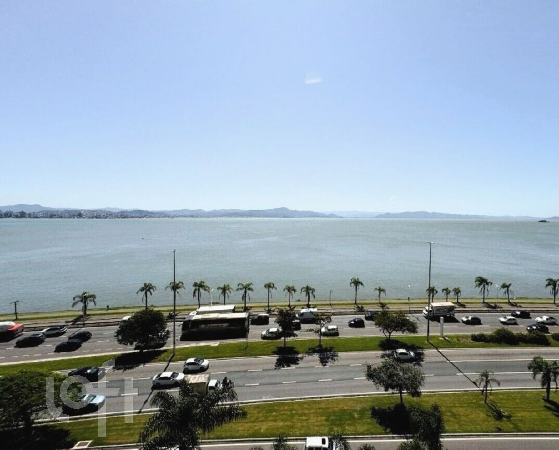 Apartamento à venda em Agronômica com 250 m², 3 quartos, 3 suítes, 2 vagas