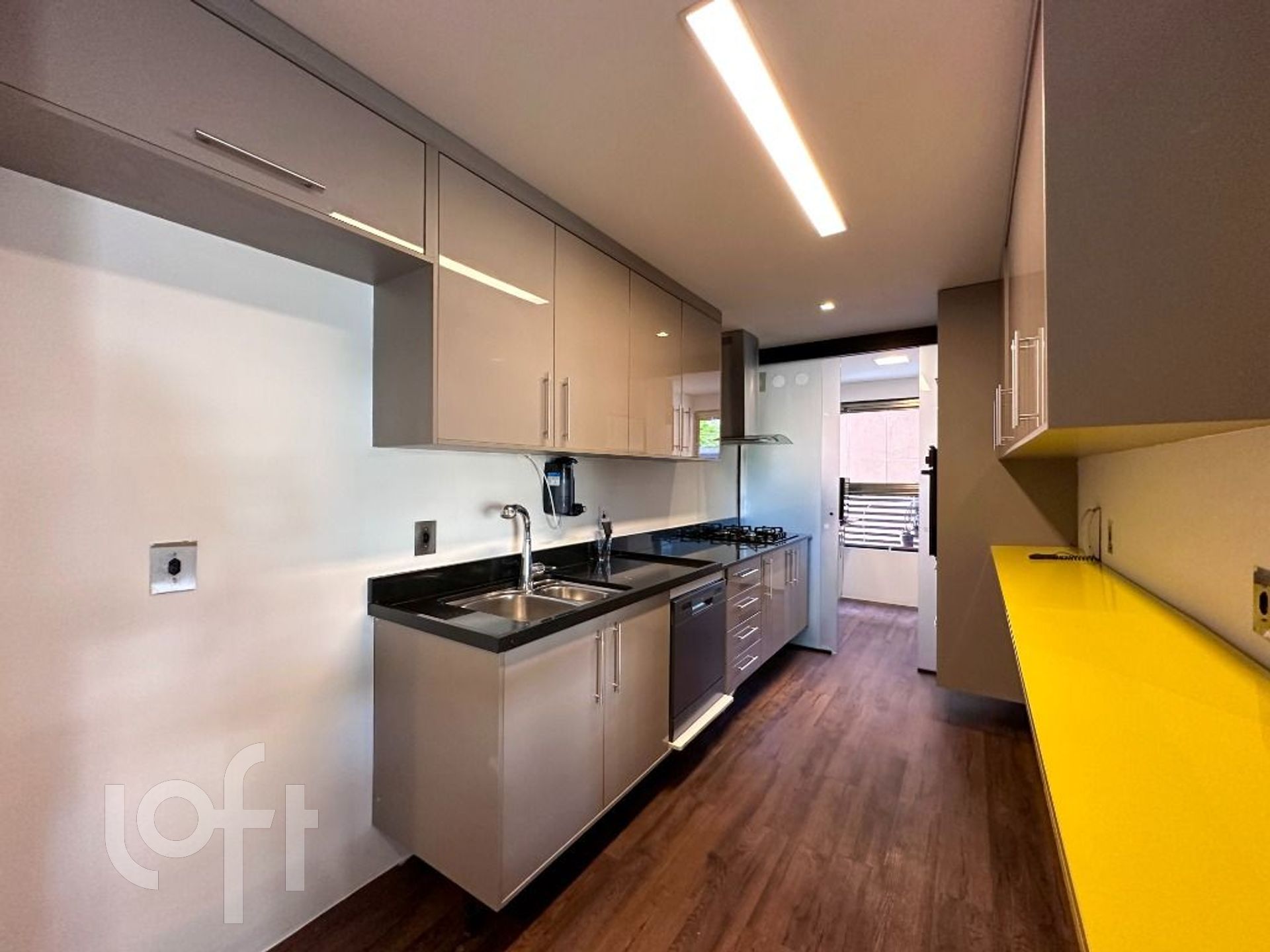 Apartamento à venda com 2 quartos, 75m² - Foto 12