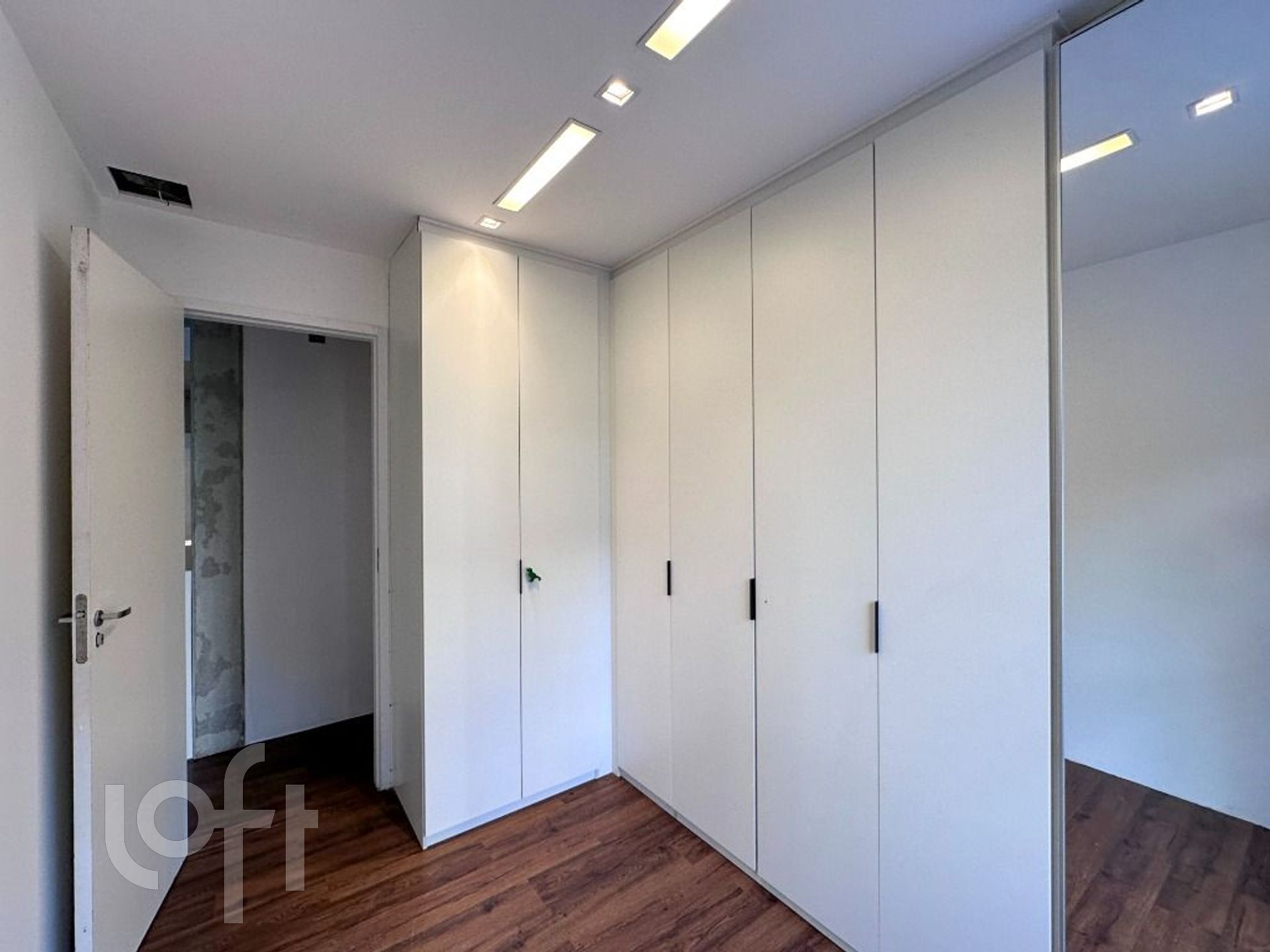 Apartamento à venda com 2 quartos, 75m² - Foto 24