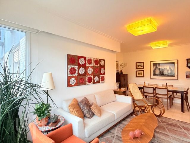 Apartamento com 96m², 3 dormitórios, 1 suíte, 2 vagas, Rio Branco em Porto Alegre