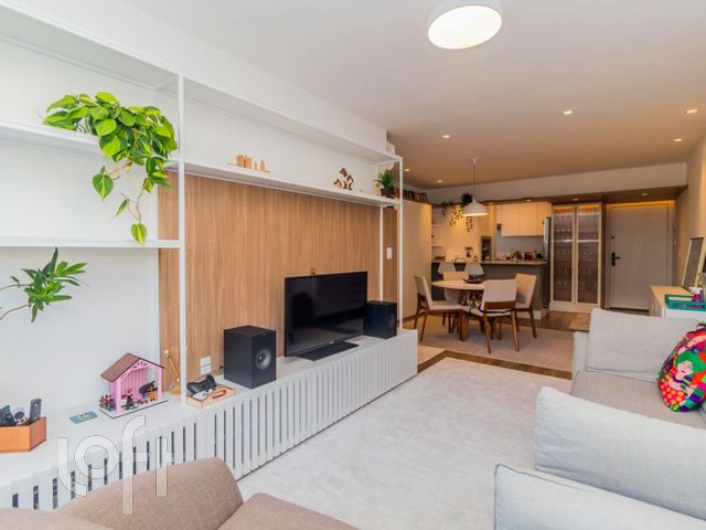 Apartamento com 91m², 3 dormitórios, 1 suíte, 2 vagas, Petrópolis em Porto Alegre