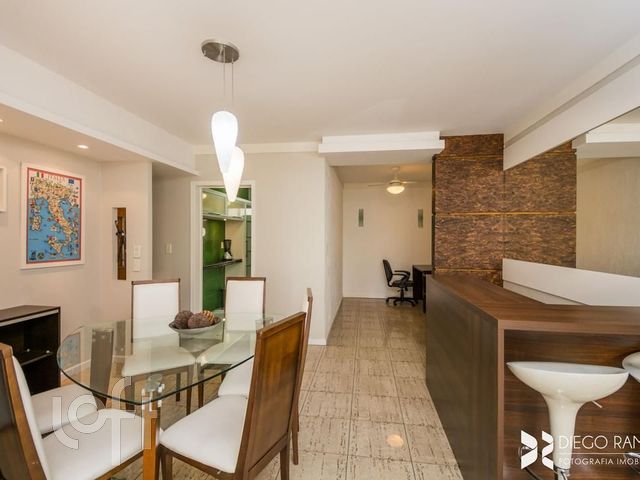 Apartamento com 107m², 2 dormitórios, 1 suíte, 2 vagas, Bela Vista em Porto Alegre