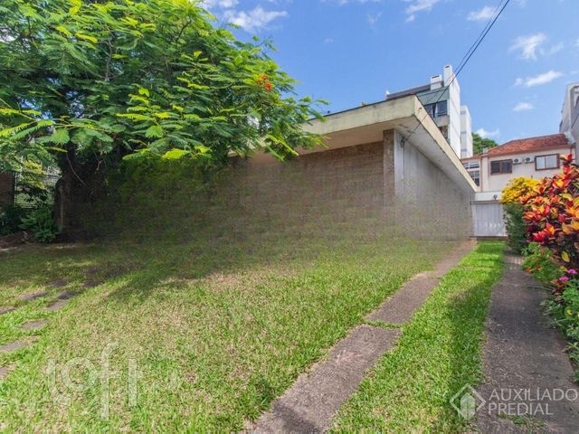 Casa com 250m², 3 dormitórios, 1 suíte, Menino Deus em Porto Alegre