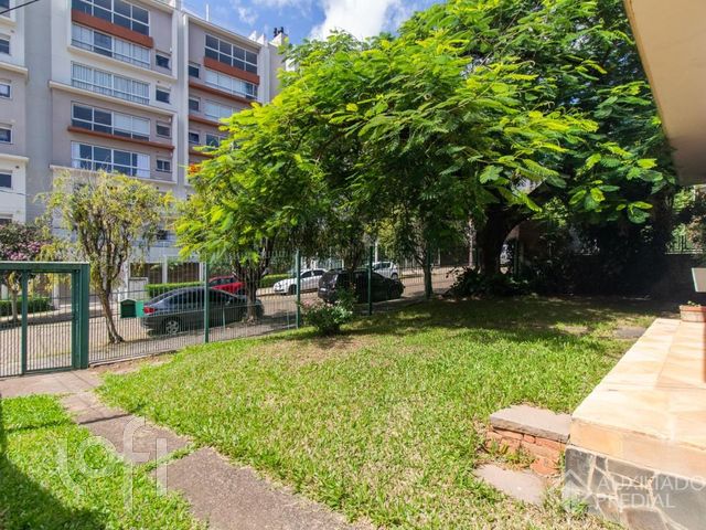 Casa com 250m², 3 dormitórios, 1 suíte, Menino Deus em Porto Alegre