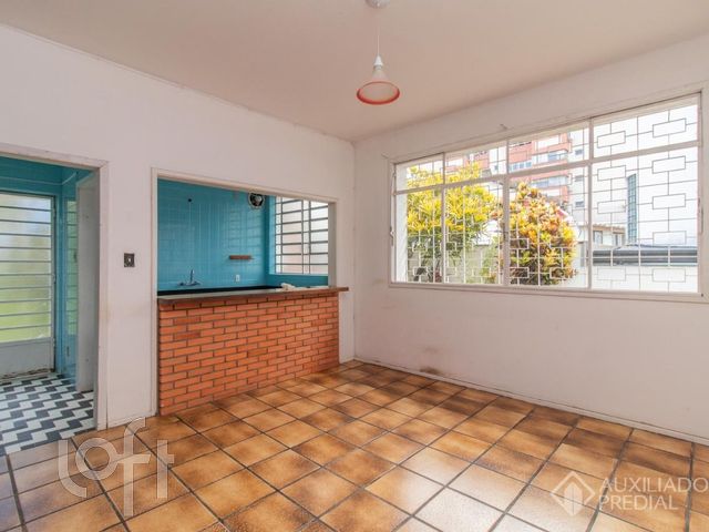 Casa com 250m², 3 dormitórios, 1 suíte, Menino Deus em Porto Alegre