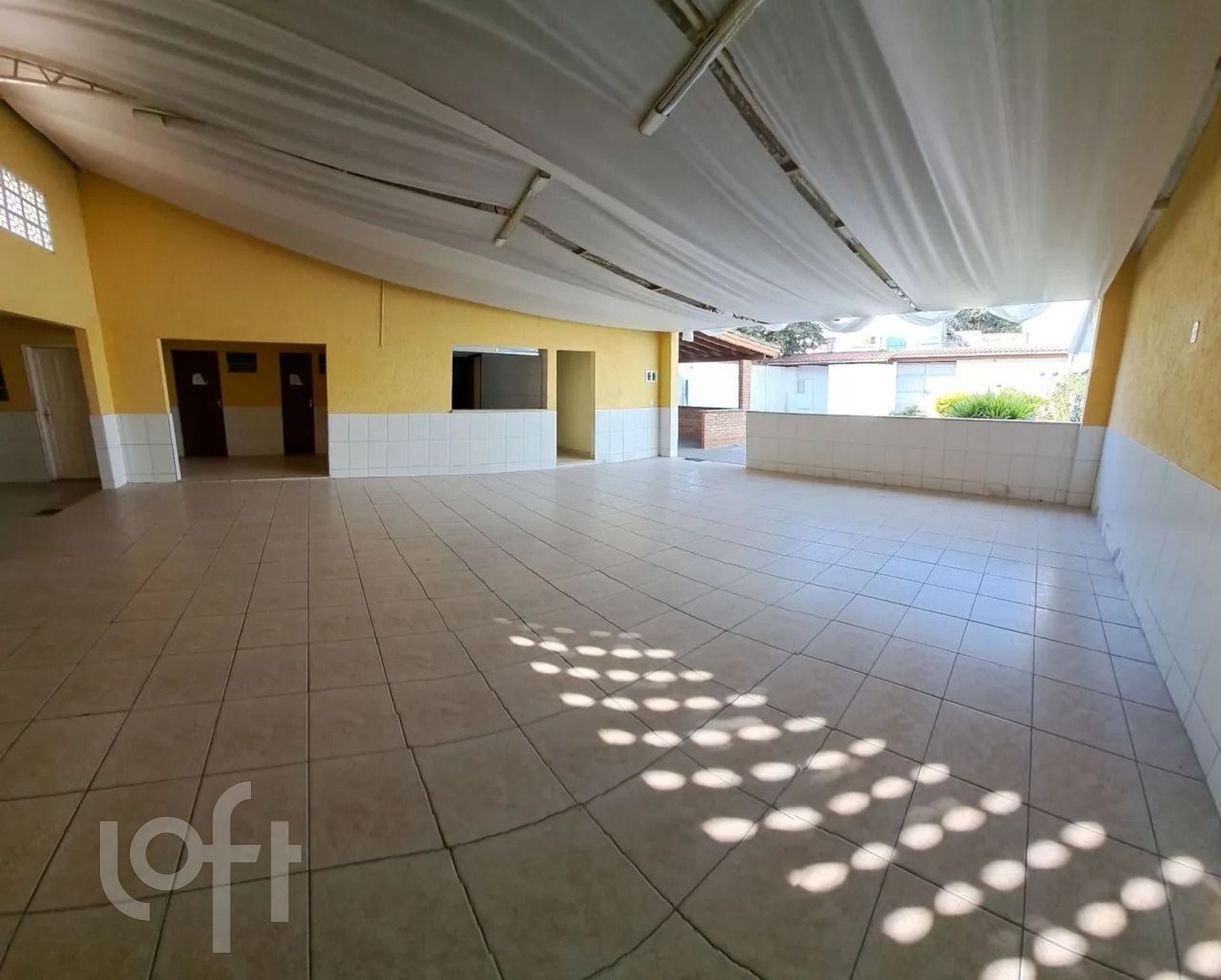 Casa à venda com 3 quartos, 210m² - Foto 1