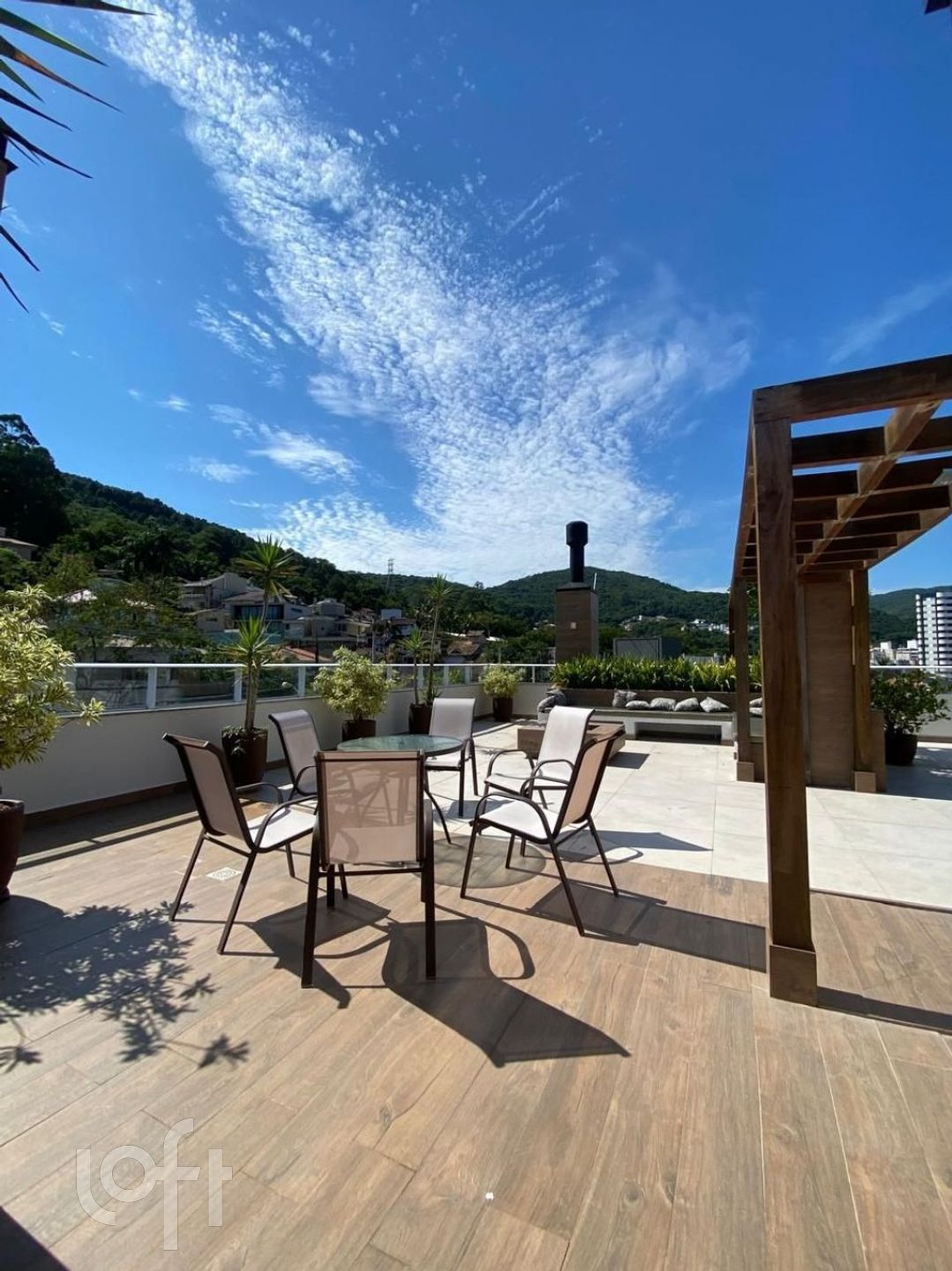 Apartamento à venda em Itacorubi com 42 m², 1 quarto, 2 vagas