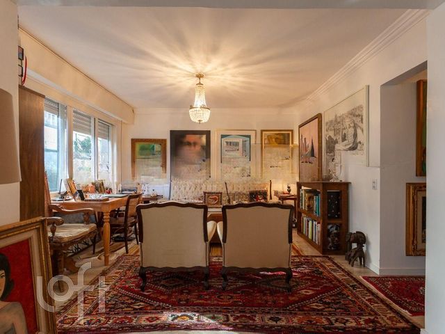 Apartamento com 102m², 3 dormitórios, 1 suíte, Independência em Porto Alegre