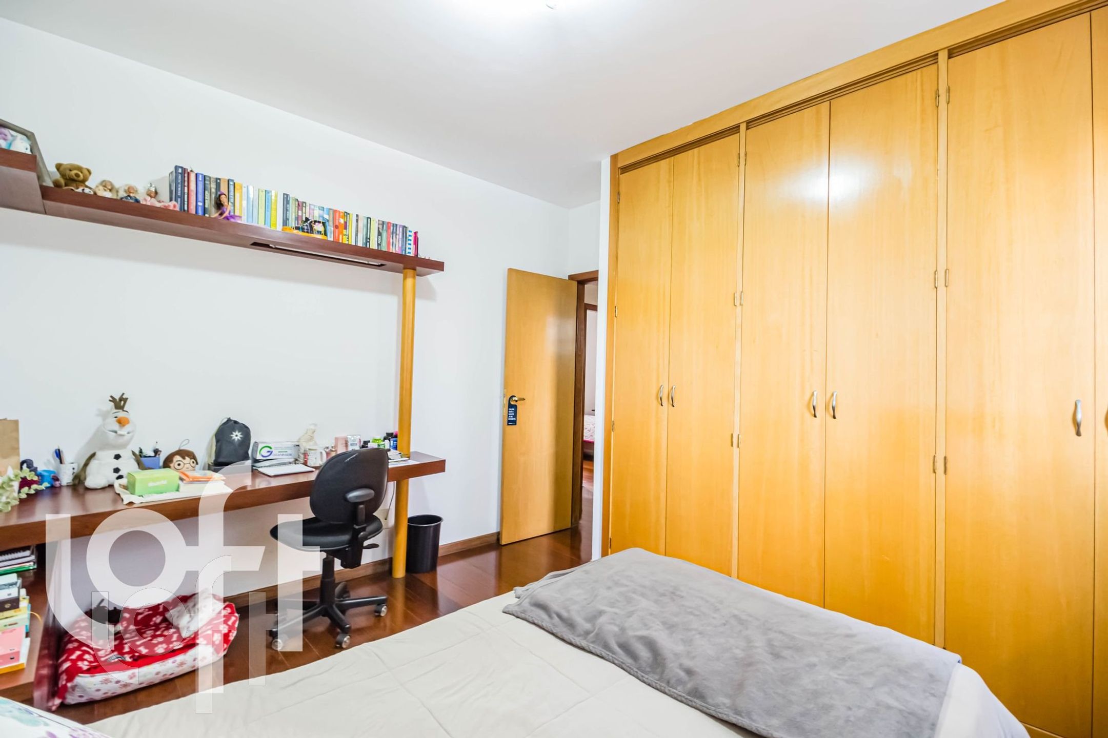 Apartamento à venda com 4 quartos, 200m² - Foto 3