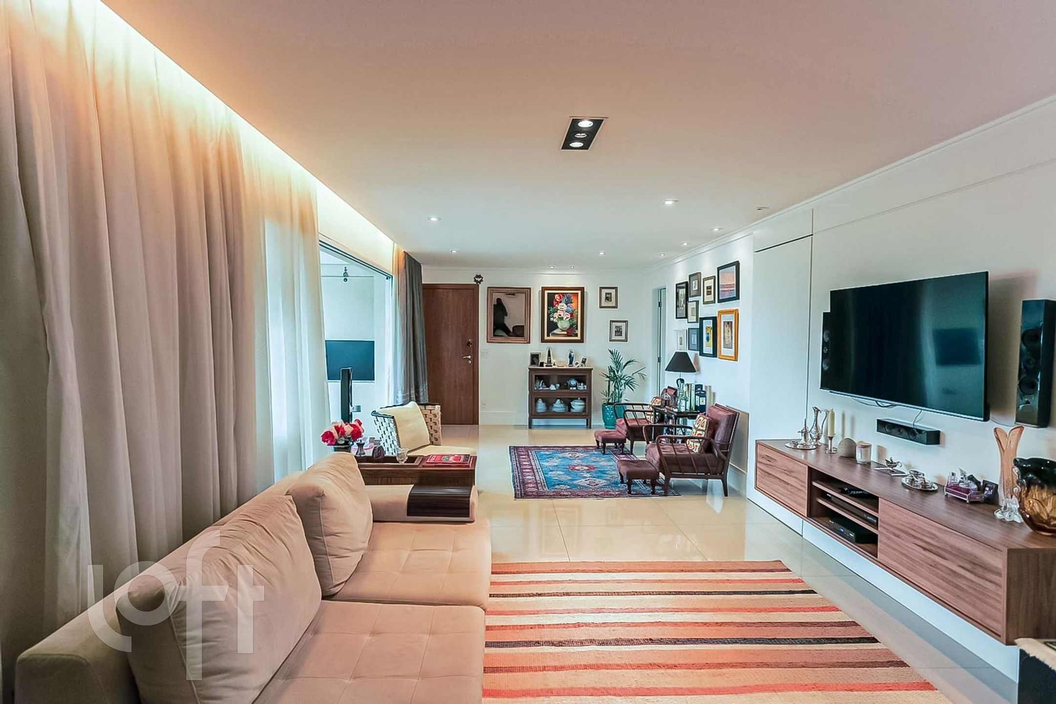 Apartamento à venda em Santo Amaro com 138 m², 3 quartos, 3 suítes, 3 vagas