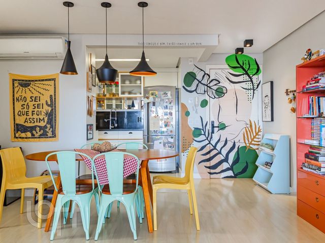 Apartamento com 108m², 3 dormitórios, 1 suíte, 2 vagas, São João em Porto Alegre