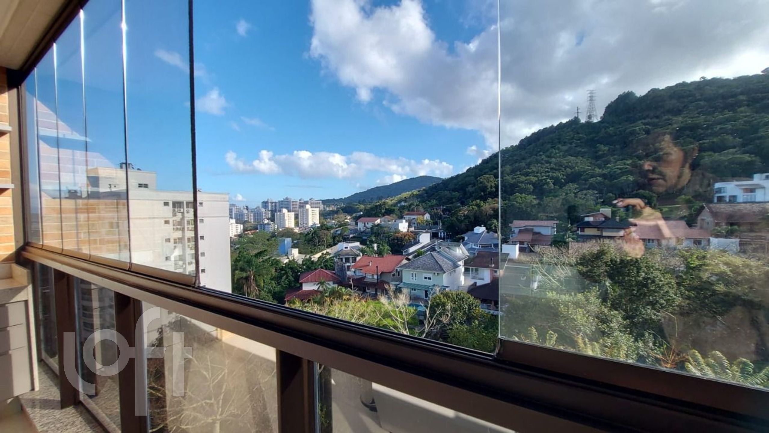 Apartamentos com 108m², 4 quartos, 1 suíte, 2 garagens, no bairro Itacorubi em Florianópolis