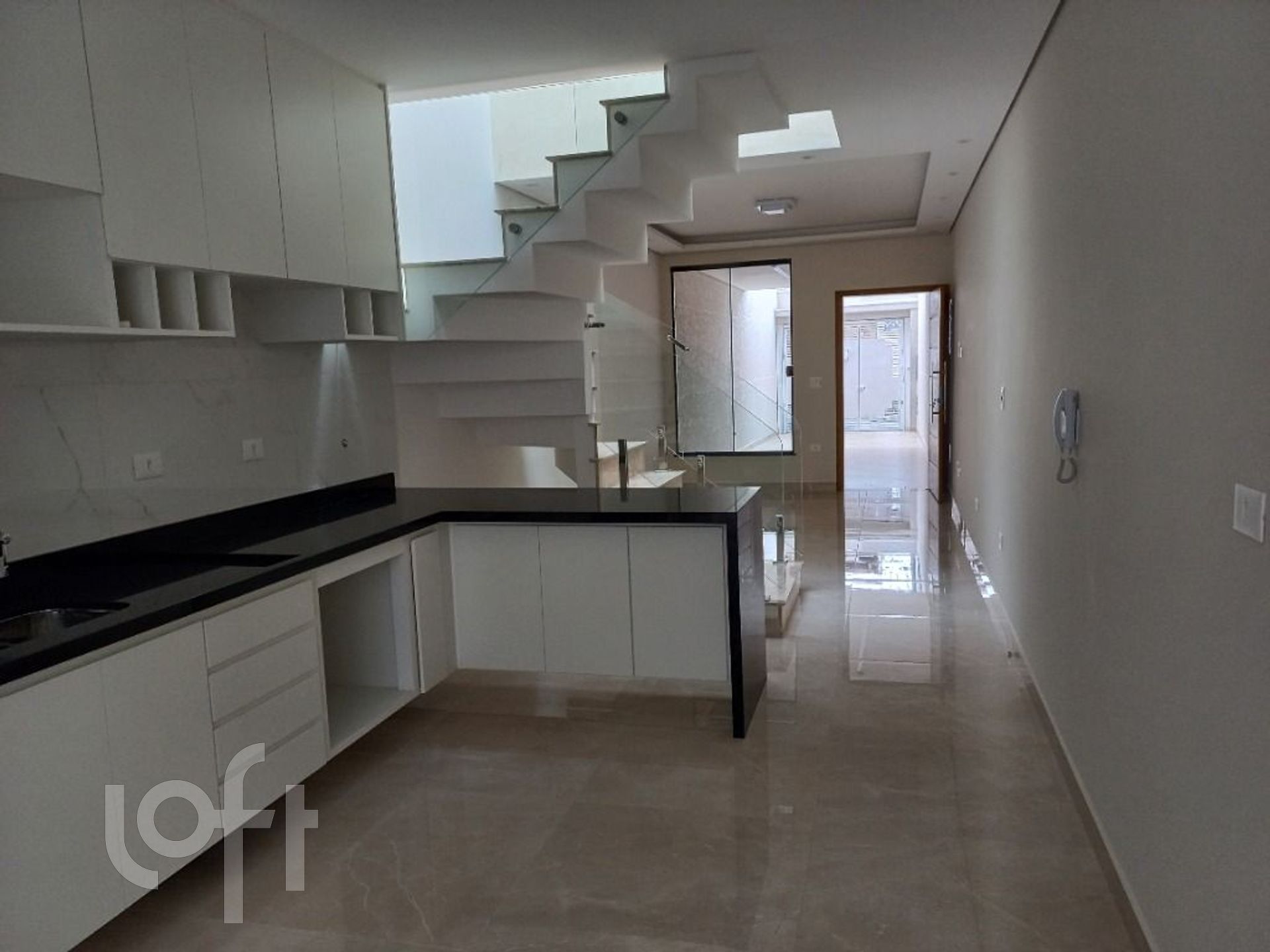 Casa à venda com 3 quartos, 105m² - Foto 1