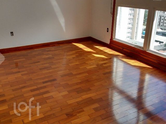Apartamento com 284m², 3 dormitórios, 1 suíte, 2 vagas, Petrópolis em Porto Alegre