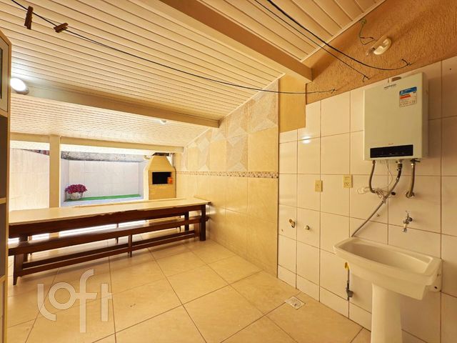 Casa com 141m², 4 dormitórios, 1 suíte, Cristo Redentor em Porto Alegre