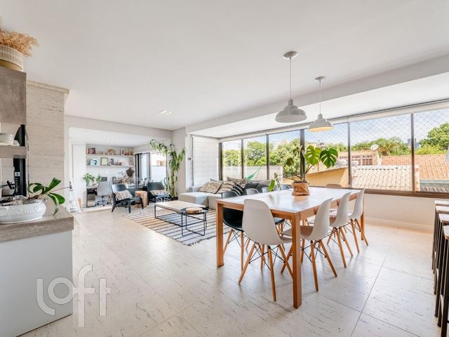 Apartamento com 158m², 3 dormitórios, 1 suíte, 2 vagas, Menino Deus em Porto Alegre