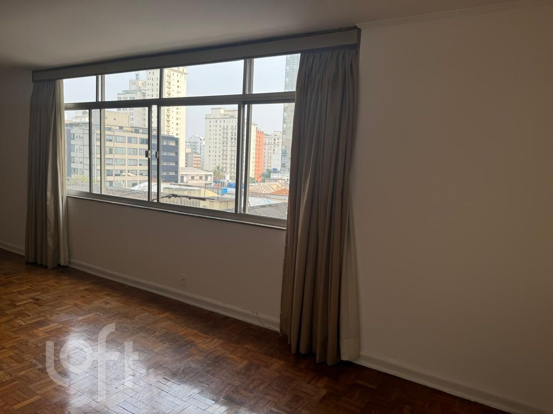 Apartamento à venda com 3 quartos, 160m² - Foto 2