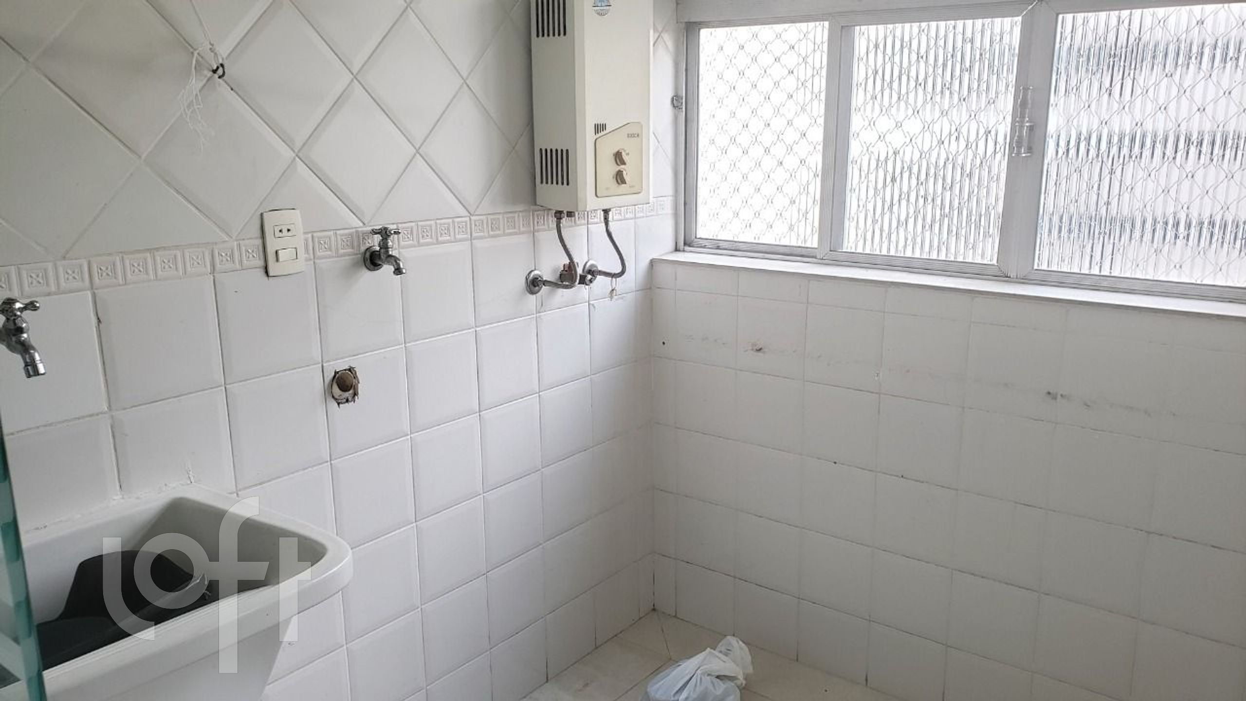 Apartamento à venda com 2 quartos, 70m² - Foto 3