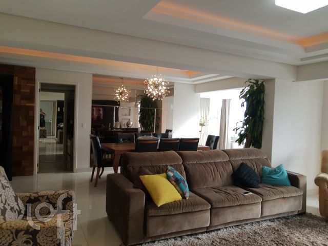 Apartamento com 163m², 3 dormitórios, 1 suíte, 2 vagas, Rio Branco em Novo Hamburgo