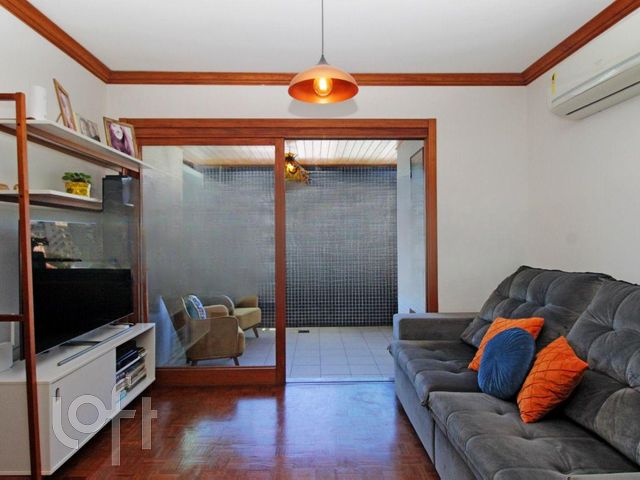 Apartamento com 96m², 3 dormitórios, 1 suíte, 2 vagas, São João em Porto Alegre