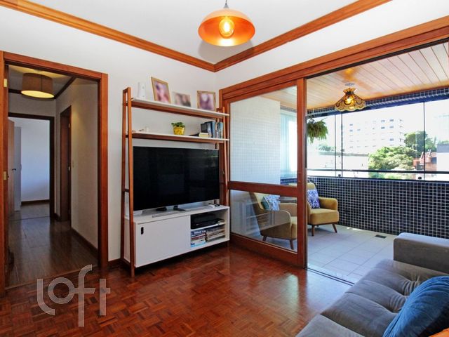 Apartamento com 96m², 3 dormitórios, 1 suíte, 2 vagas, São João em Porto Alegre