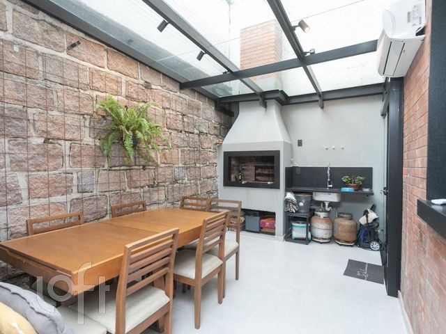 Apartamento com 81m², 2 dormitórios, 1 vaga, Petrópolis em Porto Alegre