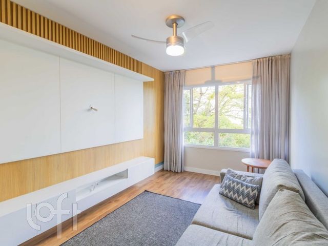 Apartamento com 67m², 2 dormitórios, 1 suíte, 1 vaga, Petrópolis em Porto Alegre
