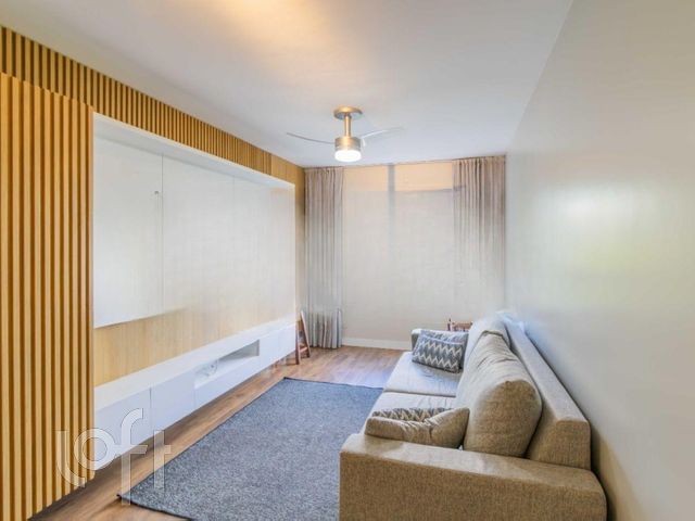 Apartamento com 67m², 2 dormitórios, 1 suíte, 1 vaga, Petrópolis em Porto Alegre