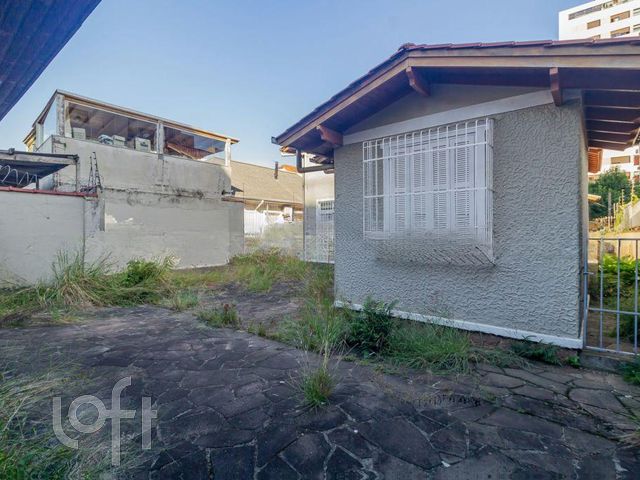 Casa com 350m², 4 dormitórios, 4 vagas, Menino Deus em Porto Alegre