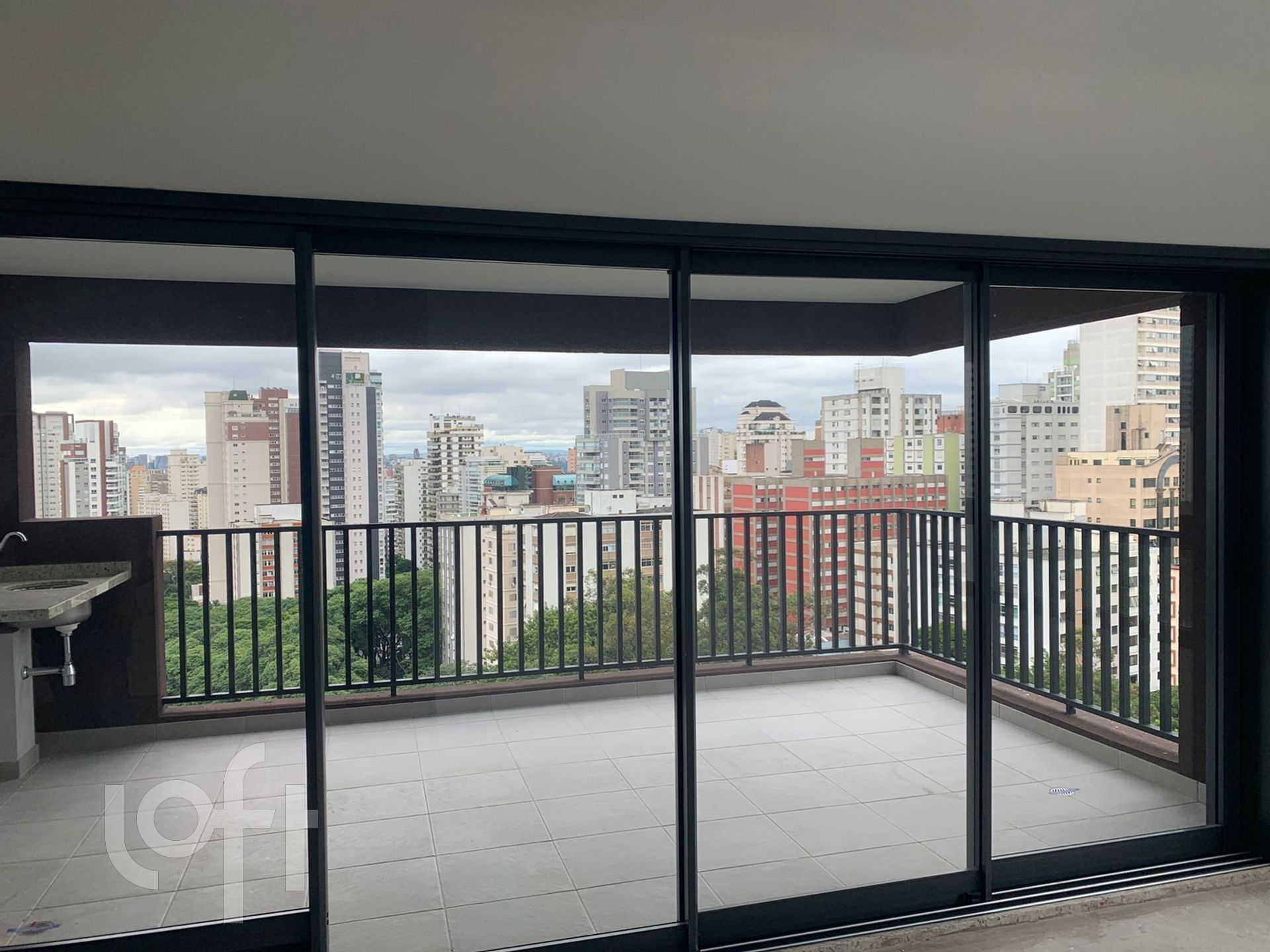 Apartamento à venda com 2 quartos, 68m² - Foto 3