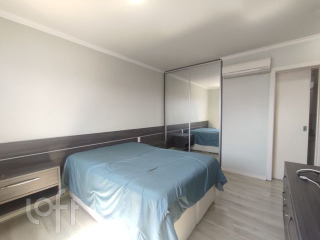 Apartamento com 71m², 2 dormitórios, 1 suíte, 2 vagas, Cristo Redentor em Porto Alegre