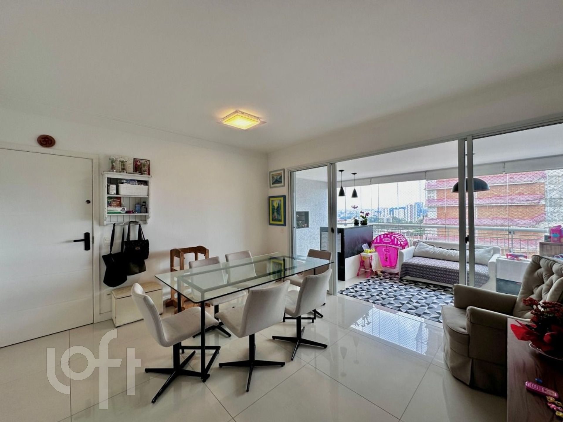 Apartamento à venda com 3 quartos, 134m² - Foto 2