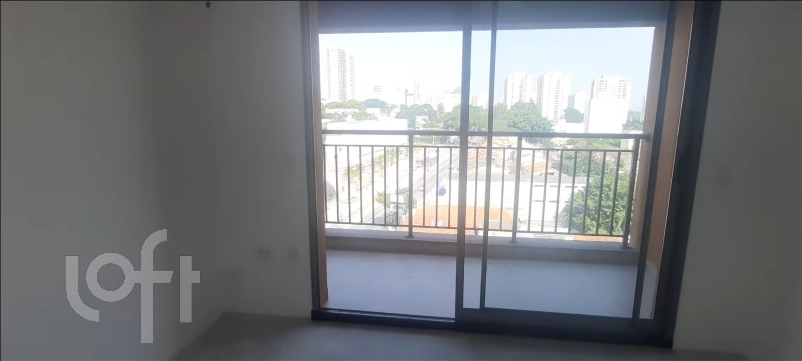 Apartamento à venda com 1 quarto, 27m² - Foto 2