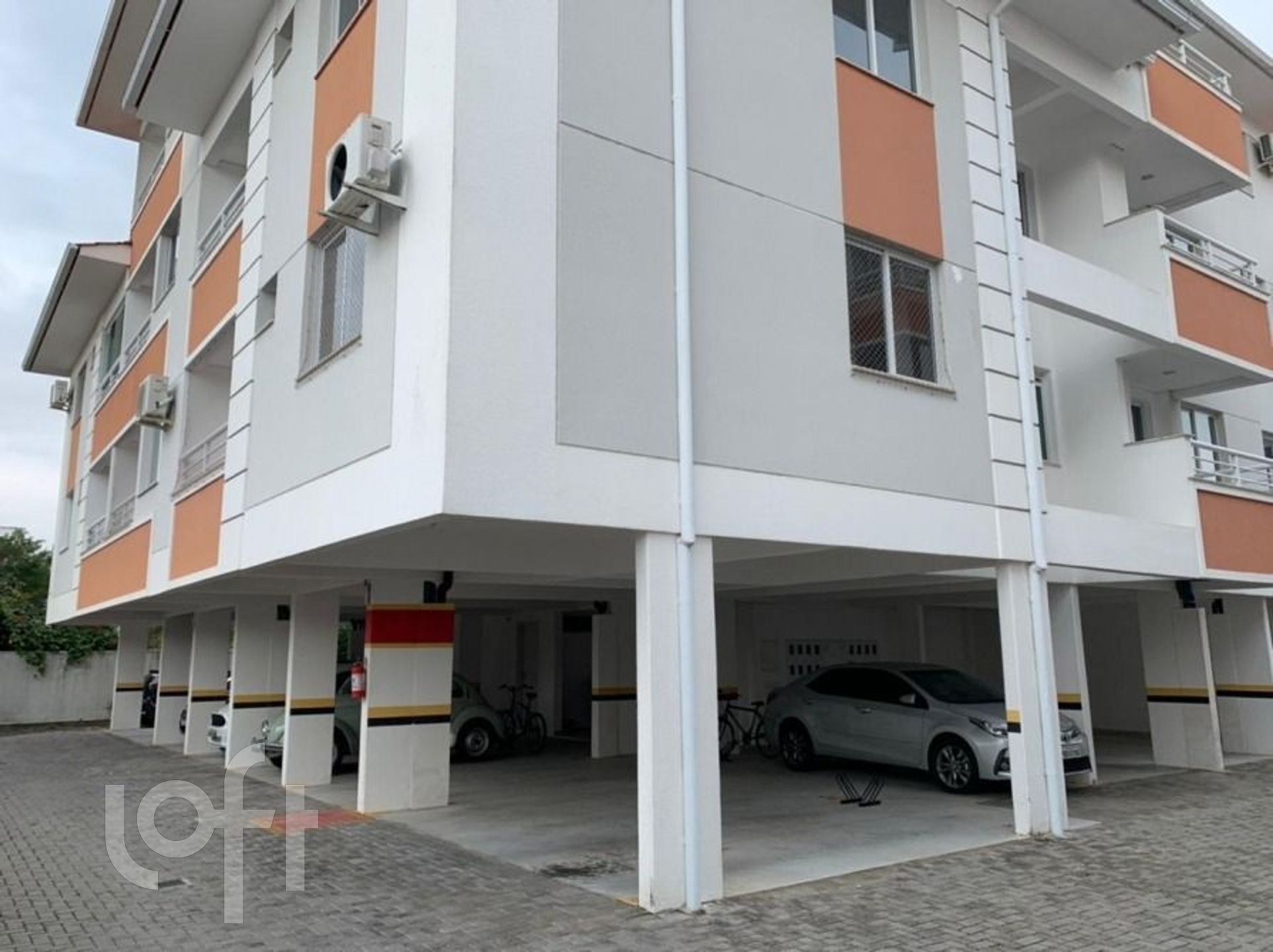 Apartamentos com 61m², 2 quartos, 1 suíte, 1 garagem, no bairro Canasvieiras em Florianópolis