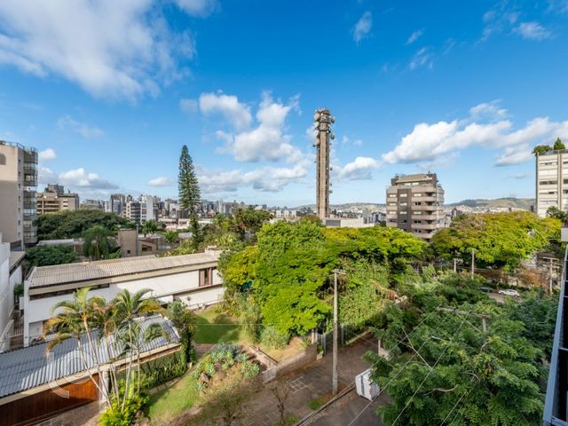 Apartamento com 169m², 3 dormitórios, 1 suíte, 1 vaga, Bela Vista em Porto Alegre