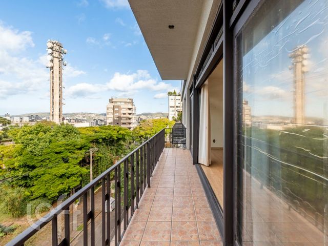 Apartamento com 169m², 3 dormitórios, 1 suíte, 1 vaga, Bela Vista em Porto Alegre