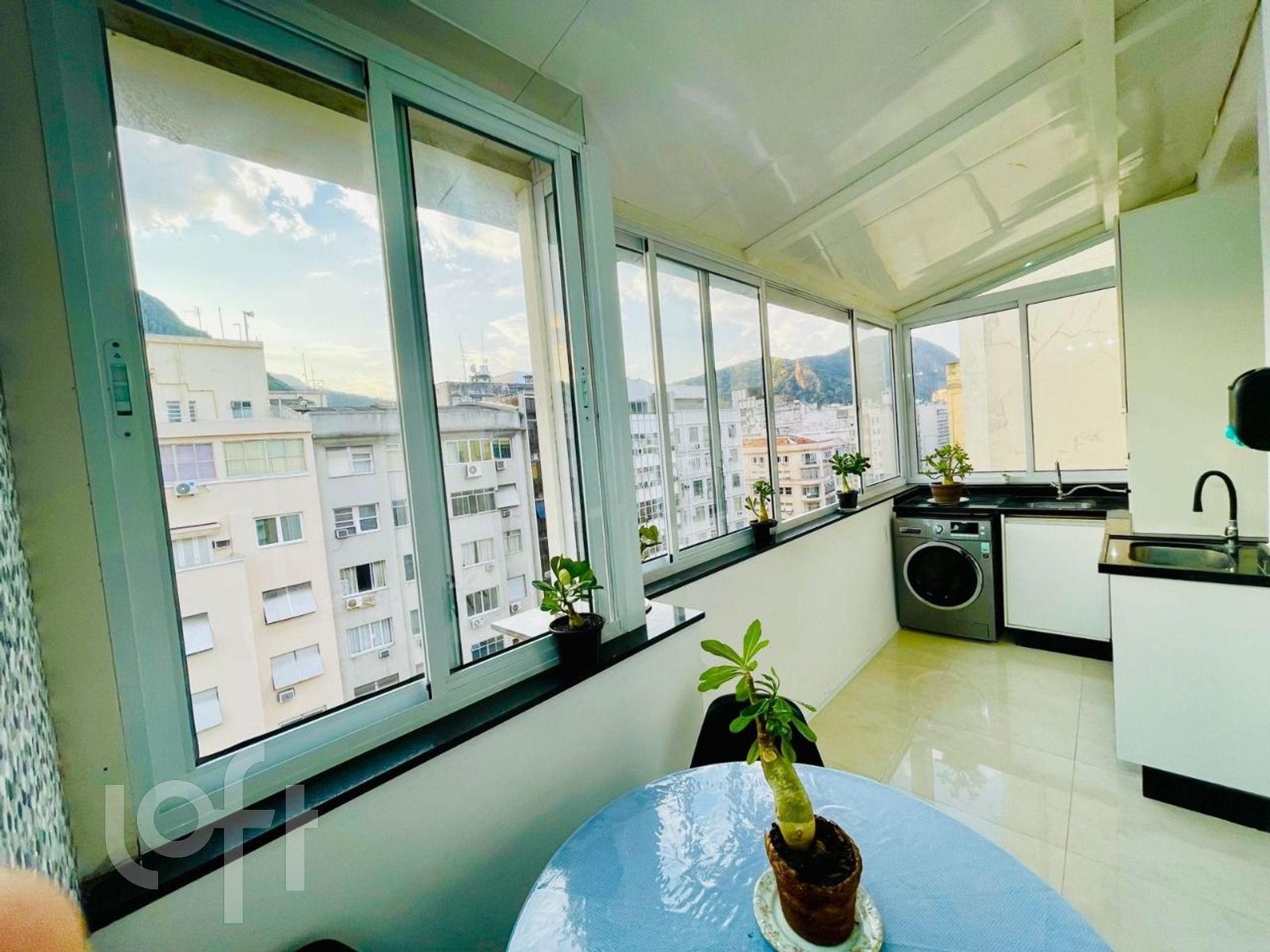 Apartamento à venda com 3 quartos, 120m² - Foto 2